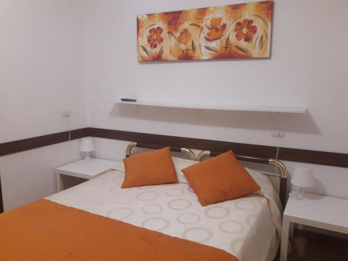 Albergo Ollolai Civitavecchia Zewnętrze zdjęcie