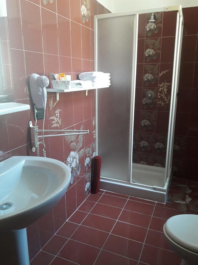 Albergo Ollolai Civitavecchia Zewnętrze zdjęcie