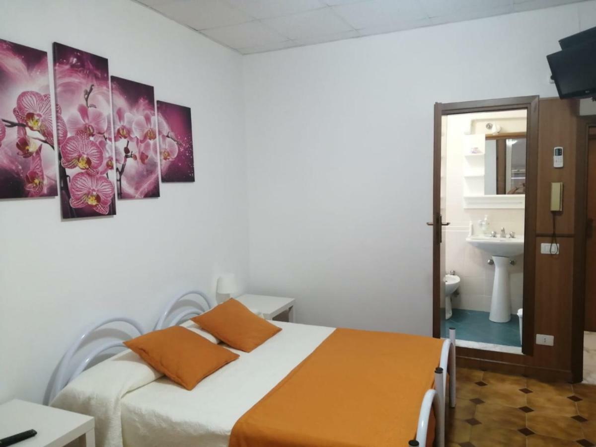 Albergo Ollolai Civitavecchia Zewnętrze zdjęcie
