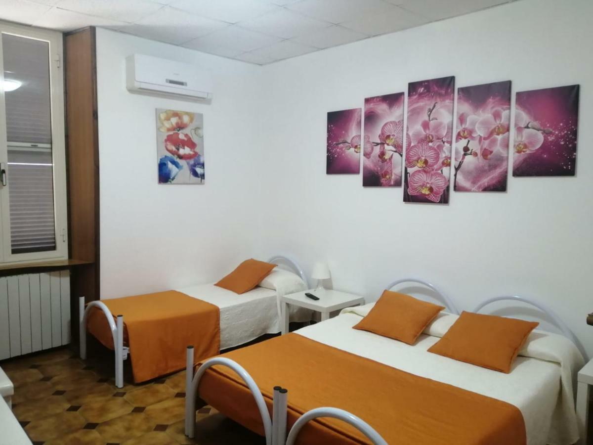 Albergo Ollolai Civitavecchia Zewnętrze zdjęcie
